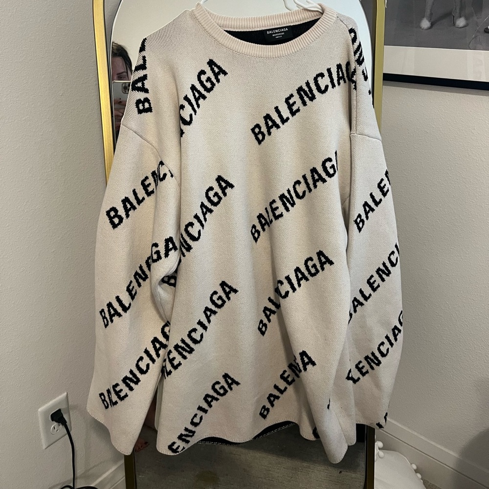 Balenciaga Cream Crewneck Sweater with Black Logo - Picture 3 of 5